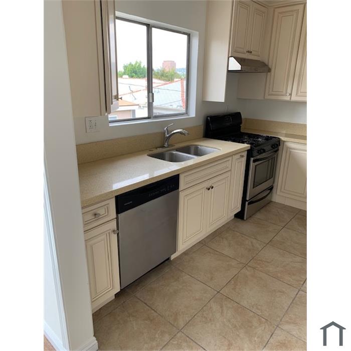 1217 S Ogden Dr